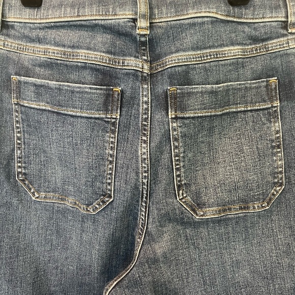 SPANX Cropped Ankle Length Wide Leg Jeans in Shaded Blue, Size Large - Picture 9 of 12